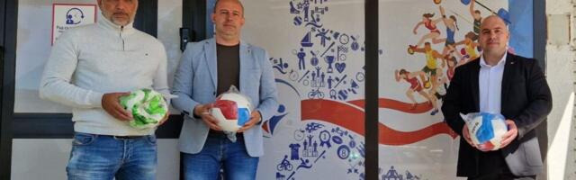 Trstenik i Raška spremni za nove akcije Sportskog saveza Srbije: Marinković podelio lopte za buduće šampione