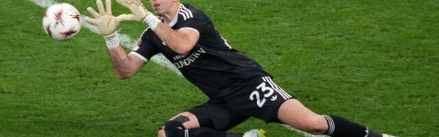 Neverovatno: Golman Aston Vile slomio prst pred finale Lige Evrope, pa briljirao na golu