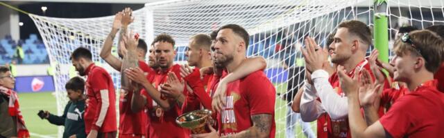 Crvena zvezda - OFK Beograd: Sve je spremno za slavlje, crveno-beli podižu pehar Superlige Srbije