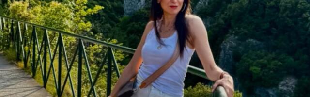 Voditeljka se razvela od biznismena, sada pozira u bezobrazno kratkom šortsu: Izvajane noge mame poglede