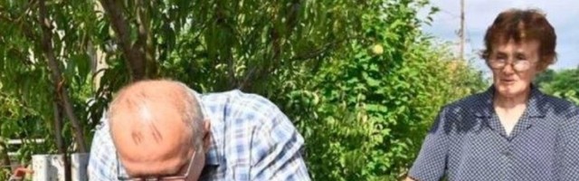 A ČAŠA? Žena gleda Vesića i ne veruje (FOTO)