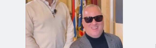 "GORAN PEVA, A JA SVIRAM" SPEKTAKL U NAJAVI! Vesić damama za 8. mart poklanja koncert Saše Matića (VIDEO)