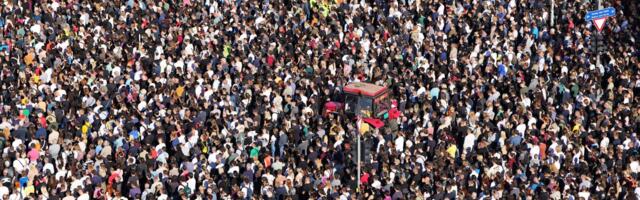 „U piku je bilo 39.000 ljudi“: Da li MUP ponovo umanjuje broj prisutnih na protestima?