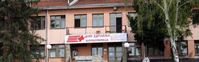 Bezobrazluk: Naplaćuju parking u krugu Doma zdravlja (FOTO)