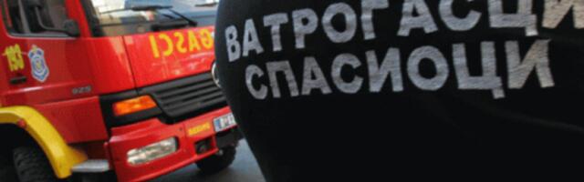 Гори напуштени киоск у Калуђерици, ватрогасци на лицу места