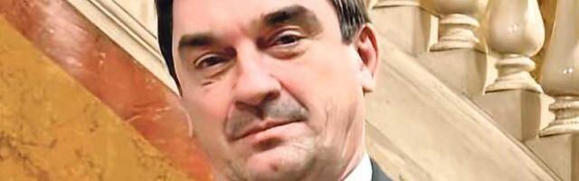 Нaрод је увек био и би­ће сна­жни­ји од од­на­ро­ђе­них