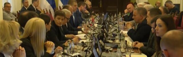 U TOKU JE HITNA SEDNICA ODBORA ZA OBRAZOVANJE! Predsedava Ana Brnabić: REKTORE, ĐOKIČU, AKO MOŽETE DA ME POGLEDATE! (FOTO)