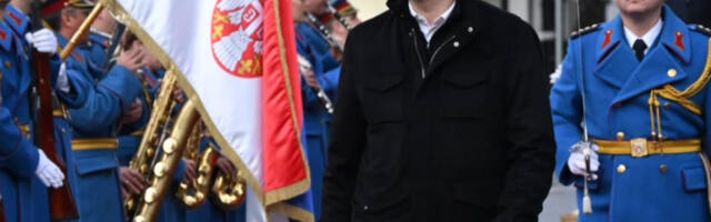 Vučić čestitao Dan Vojske Srbije: “Snažan i pouzdan stub sigurnosti i mira naše zemlje”