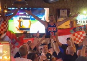 "VI STE BEZVEZE, ALI ŽENE SU VAM DOBRE" Englezi ismevali Hrvate pred okršaj na Mundijalu - snimak izazvao haos! (VIDEO)