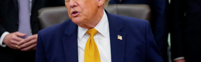 Трамп: Обнова рефлектујућег базена коштала 16 милиона долара