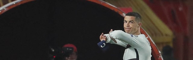 Licitacija Ronaldove kapitenske trake stigla skoro do milion evra i očigledno je da neko namerno diže cenu i ugrožava malog Gavrila