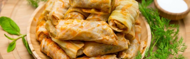 Letnja sarma je bolja nego ona koju pravimo zimi - recept zbog kojeg vam ovo čuveno jelo neće nedostajati cele godine