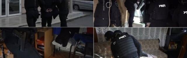POGLEDAJTE AKCIJU HAPŠENJA BOMBAŠA IZ PANČEVA! Policija "ovnom" razvalilla vrata, osumnjičeni pao u gaćama!