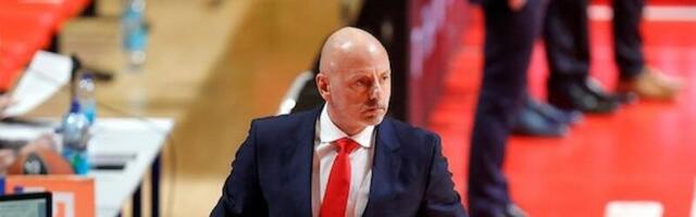 UPALA MU KAŠIKA U MED: Obradović TRLJA ruke!