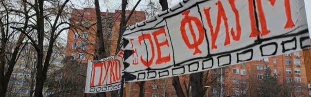 Cirkus u IX gimnaziji: Dolazila policija, tetkice cepale transparente, direktorka pisala Patrijaršiji..