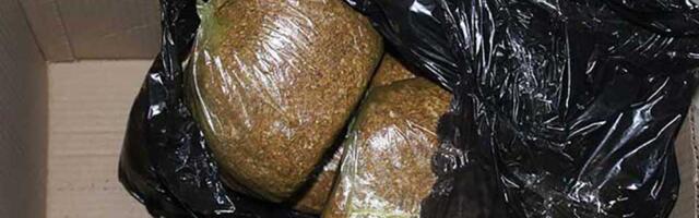 Policija u Zrenjaninu pronašla oko sto kilograma duvana, uhapšene dve osobe