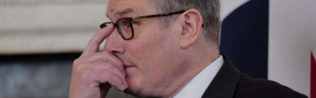 „Блумберг”: Шансе да Стармер остане на позицији премијера до краја недеље су 50-50