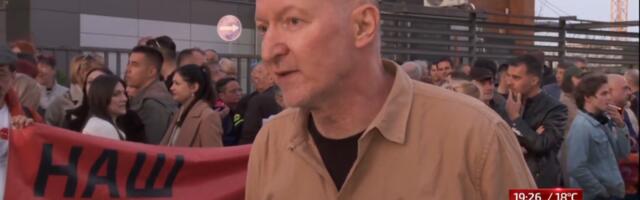 "Šolak je prodao nas i našu pobunu": Odzvanja kuknjava ispred N1 - uz tajkunske novinare i profesor silovatelj