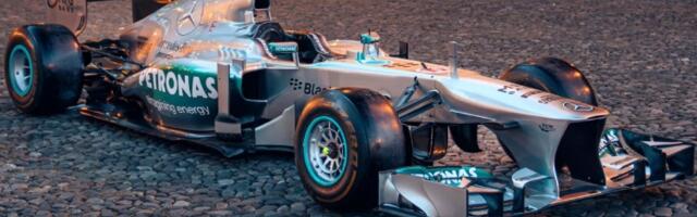 Bolid Luisa Hamiltona iz 2013. godine oborio aukcijski rekord