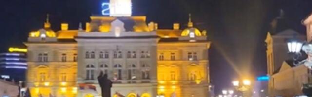 Evo koliko je bilo ljudi na protestu u NS: Vučićev podatak - mnogo manje