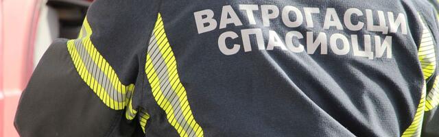 FOTO: Bicikli, motor i auto izgoreli na Detelinari