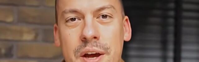 BAKA PRASE U ZAVOJIMA NA ODMORU: Doktor ga previja, svi u šoku kada je pokazao POVREDU! (FOTO)