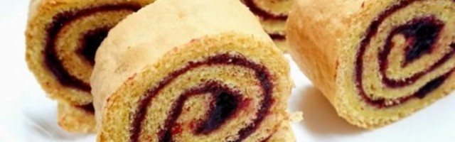 BAKIN ROLAT! Patišpanj od jaja i domaći pekmez, ima li šta lepše?