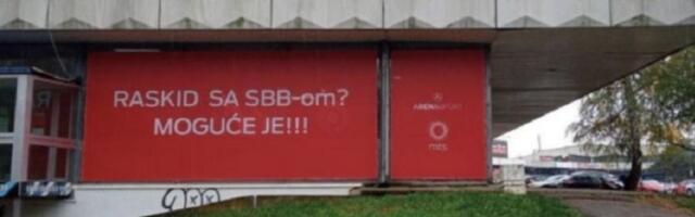 Telekomova kampanja protiv SBB-a: Ogromni plakat na SC Voždovac