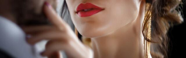 Šta je "metod trougla"? Tik Tok novi trend flertovanja koji zaista radi!