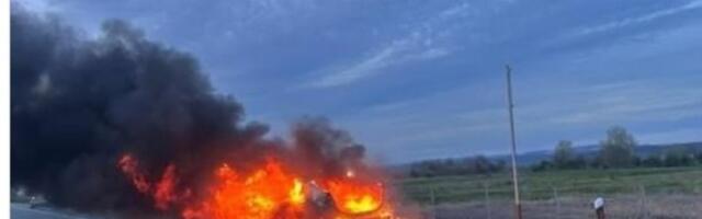 Jezivo! Gori automobil kod Pojata! (VIDEO)