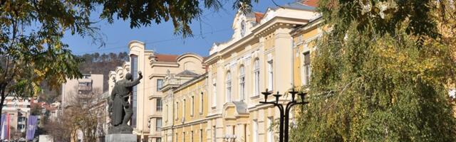 Prokupačke demokrate optužuju vlast da preko projekata i azbestnih cevi izvlači novac iz budžeta