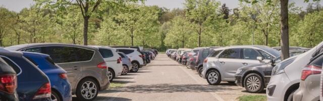 Ovako se čuva parking mesto! Viralna fotka USIJALA mreže, pljušte nagađanja gde je nastala - u Srbiji, Hrvatskoj ili Bosni...