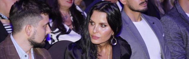 DOŠLA MU NA VRATA SAMO U DONJEM VEŠU! Beogradska zavodnica važi za najlepšu ženu u gradu, njen ljubavni život je buran, a Andriju Draškovića ludo volela! (FOTO)