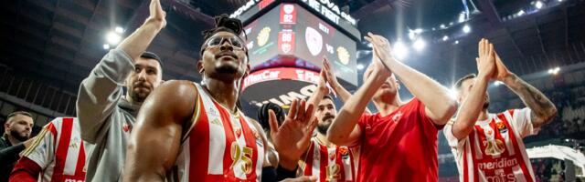 Kakva slika iz Pireja: Moneke i Nvora prišli da se pozdrave sa Novakom posle Olimpijakosa!