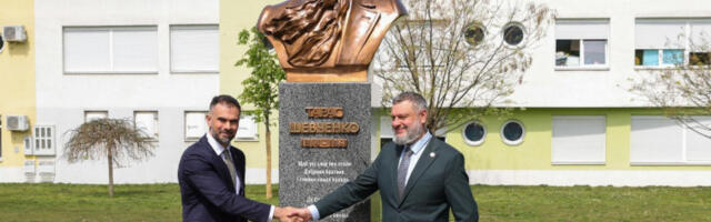 Обновљен споменик Тарасу Шевченку у Новом Саду