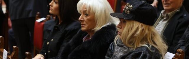 Pevačica otvorila dušu: "Doktor mi je rekao da više neću moći da pevam"