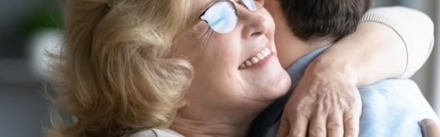 Najlepše SMS čestitke za osmi mart!