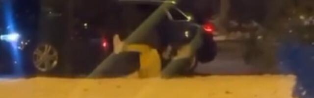 Haos na Zvezdari: Izašli iz kola, pa se potukli (VIDEO)