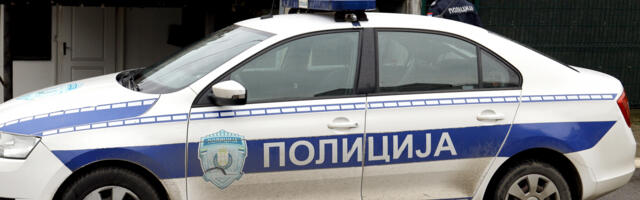 NAPADNUTA STARICA U ŠAPCU Opljačkana usred bela dana, policija traga za napadačem kojeg su snimile kamere