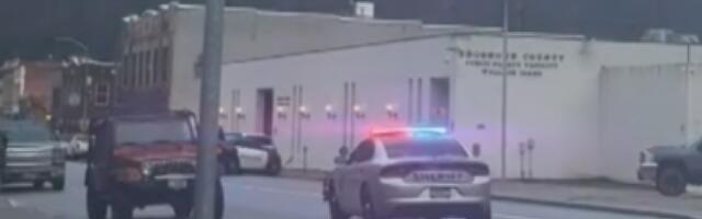 Пуцњава у Шошонију: полицајац и двоје цивила повређени, нападач ликвидиран