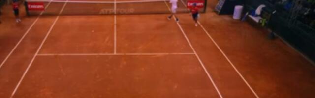 Ovo se viđa jednom u životu: Lajović pobedio nakon najbizarnijeg poena ikada, a sve zbog "neeeee"