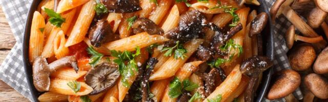 Integralna pasta sa pečurkama i paradajzom: Zdravo, zasitno i ukusno jelo za svaki radni dan