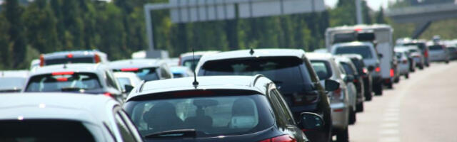 Pakao na graničnim prelazima! Srbi zaglavljeni u kolonama, kolaps na Evzoniju, Preševu, Bajakovu