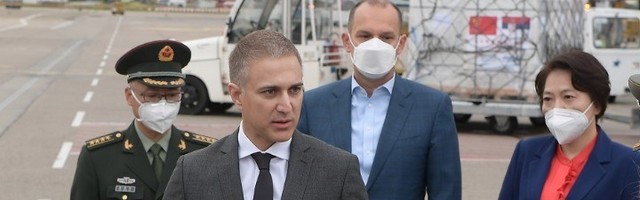 Džaba se ložite: Stefanović OSTAJE i u SNS i ministar!