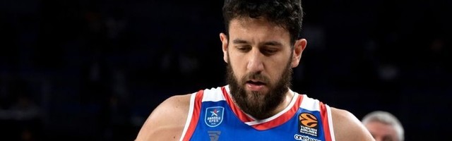 Efes se nada da može da zadrži Vasilija Micića i spremio je veliku cifru