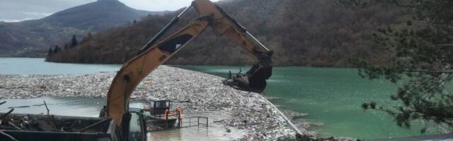 Лим постаје плутајућа депонија: Шта су поплаве избациле на површину?