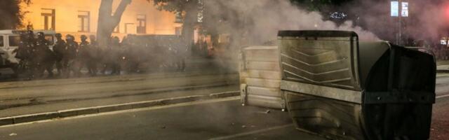 Ko je zapalio kontejnere: Da li su ovo demonstranti? (VIDEO)