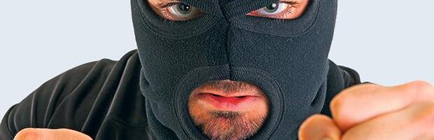 DRAMA U BEČMENU U NOVOGODIŠNJOJ NOĆI: Razbojnik provalio u kuću, pa ukrao 8.000 evra, a onda je vlasnik počeo da ga juri po ulici