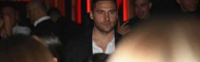 TOŠIĆA BRIGA ZA NEPRIJATELJE BIVŠE! Prvo promocija SATANE i osuda Srbina, a sad se DRUŽE - prizor na stolu je ŠOK!