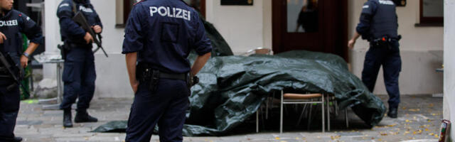 JEZIVI OBRT U SLUČAJU ŽENE ZABETONIRANE U ZID KUĆE: Trag vodi u Beč, policija hitno zapečatila stan njenog sina!